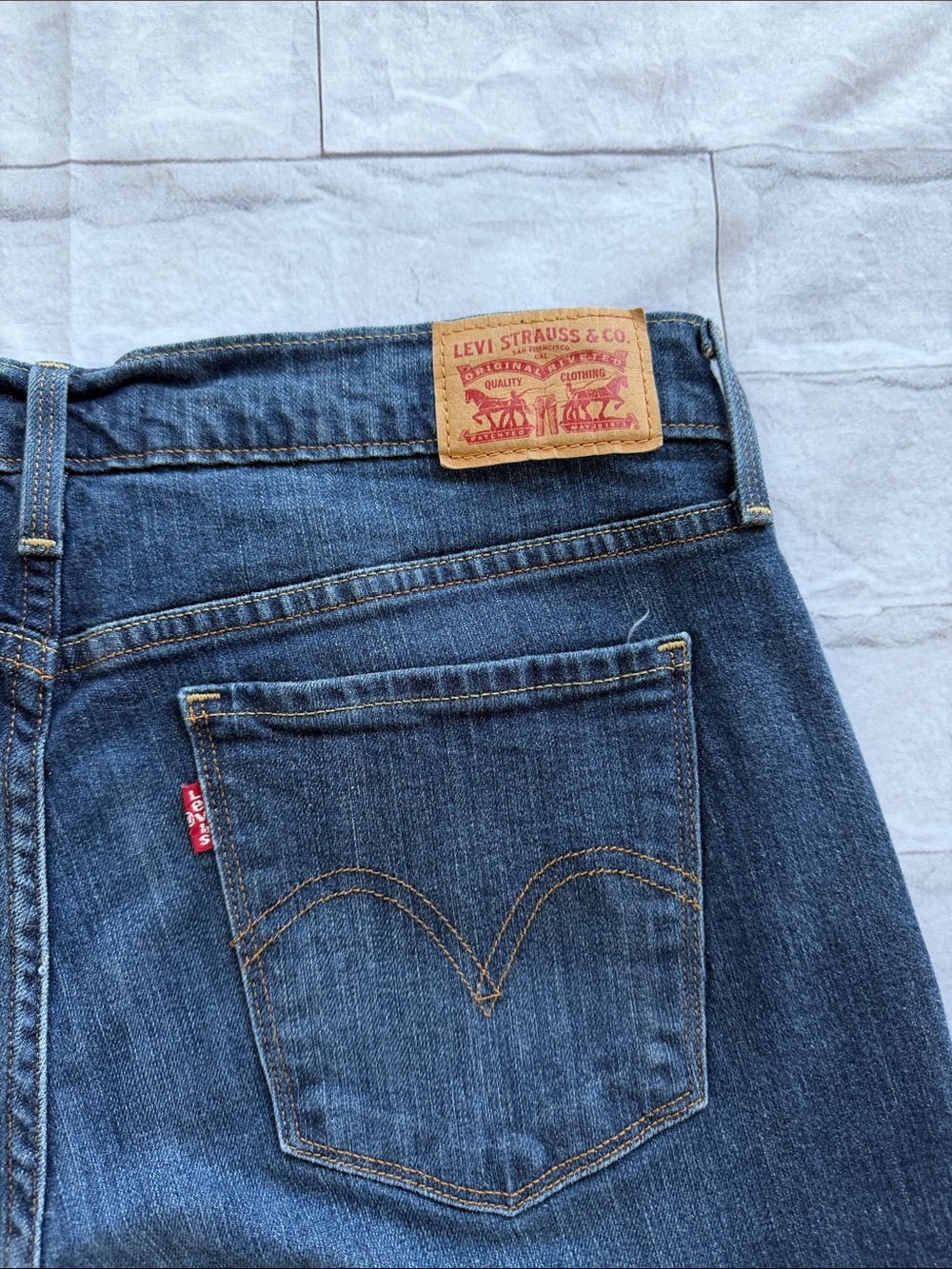 LEVI’S STRAUSS &CO. 505 STRAIGHT dark wash Jeans size 31